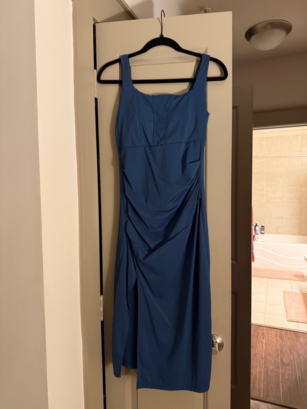 HALARA Sleeveless Blue Ruched Midi Dress